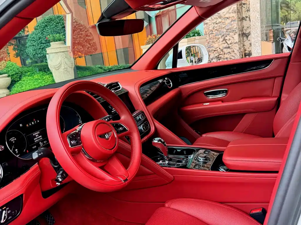 Bentley Bentayga — миниатюра 7