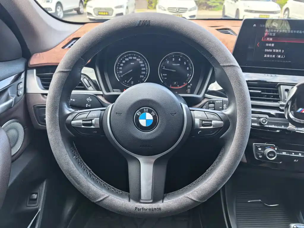 BMW X1 — миниатюра 12