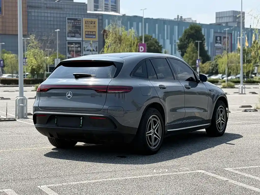 Mercedes-Benz EQC — миниатюра 8