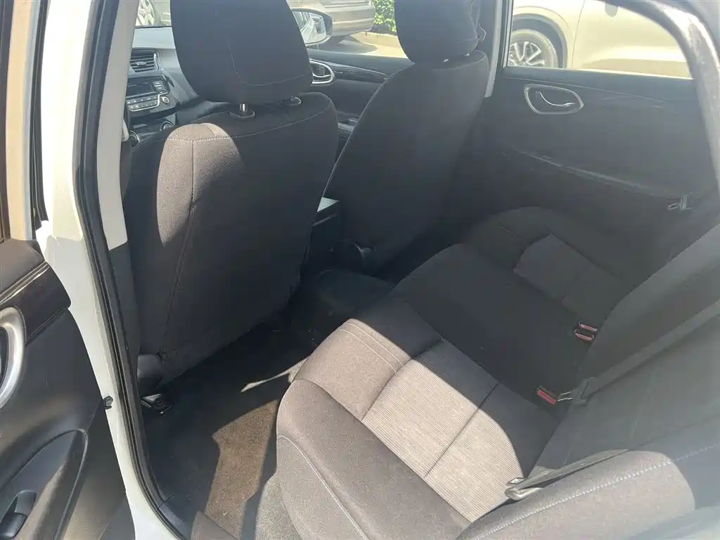 Nissan Sylphy EV — миниатюра 6