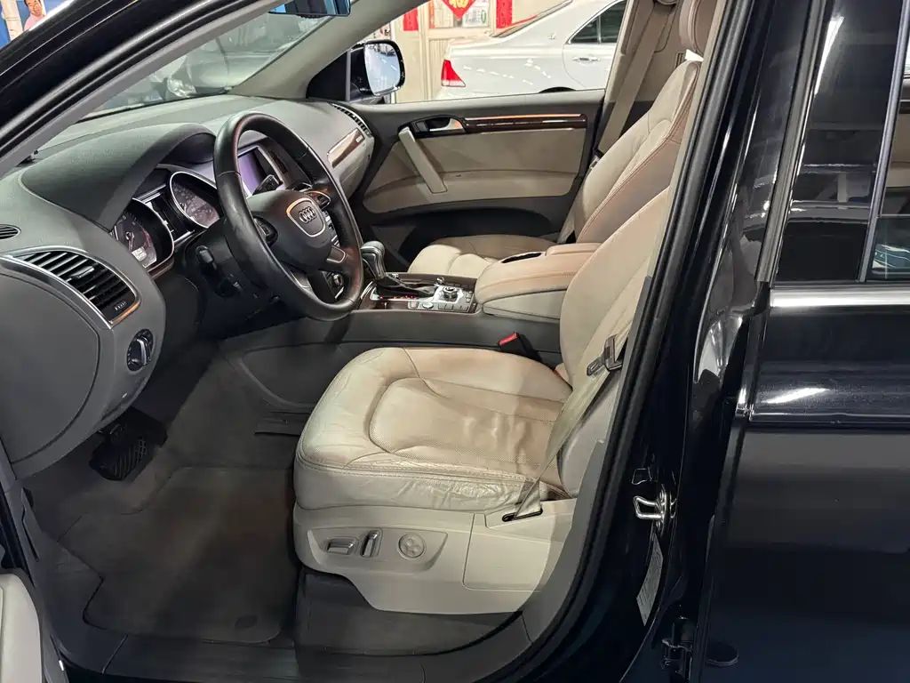 Audi Q7 — миниатюра 3