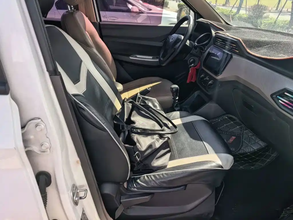 Wuling Hongguang — миниатюра 25