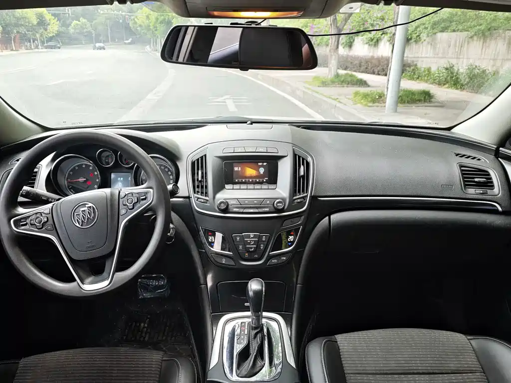 Buick Regal — миниатюра 8