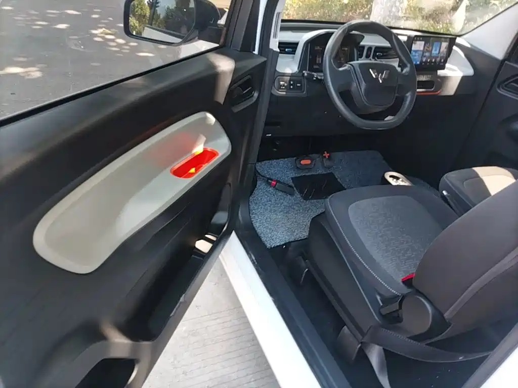 Wuling MINIEV — миниатюра 16