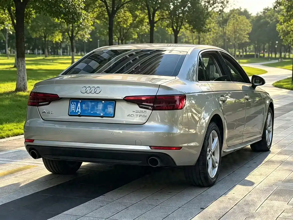 Audi A4L 2017 40 TFSI Fashion