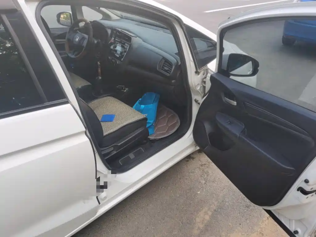Honda Fit — миниатюра 18