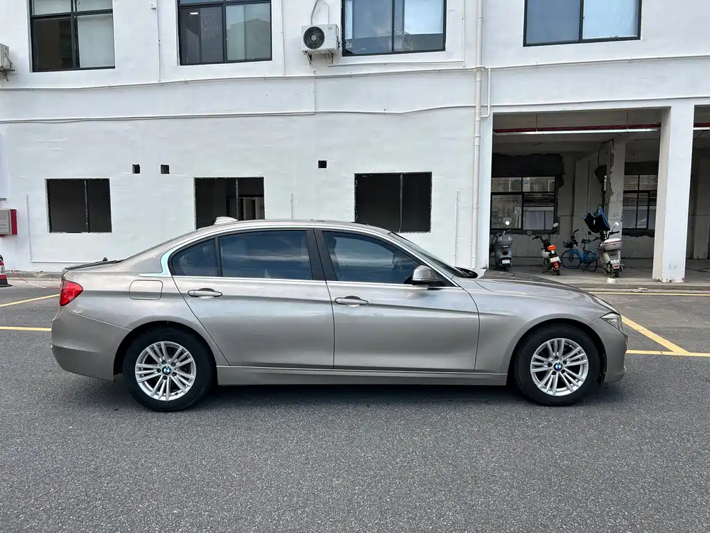 BMW 3 Series — миниатюра 8
