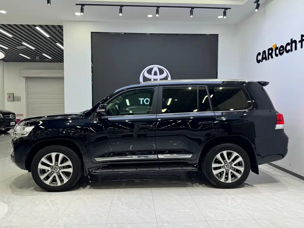 Toyota Land Cruiser — миниатюра 7