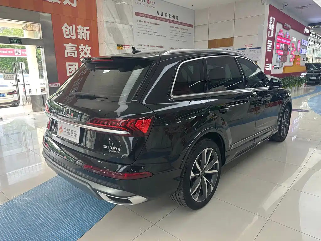 Audi Q7 2023 55 TFSI quattro S line Sport