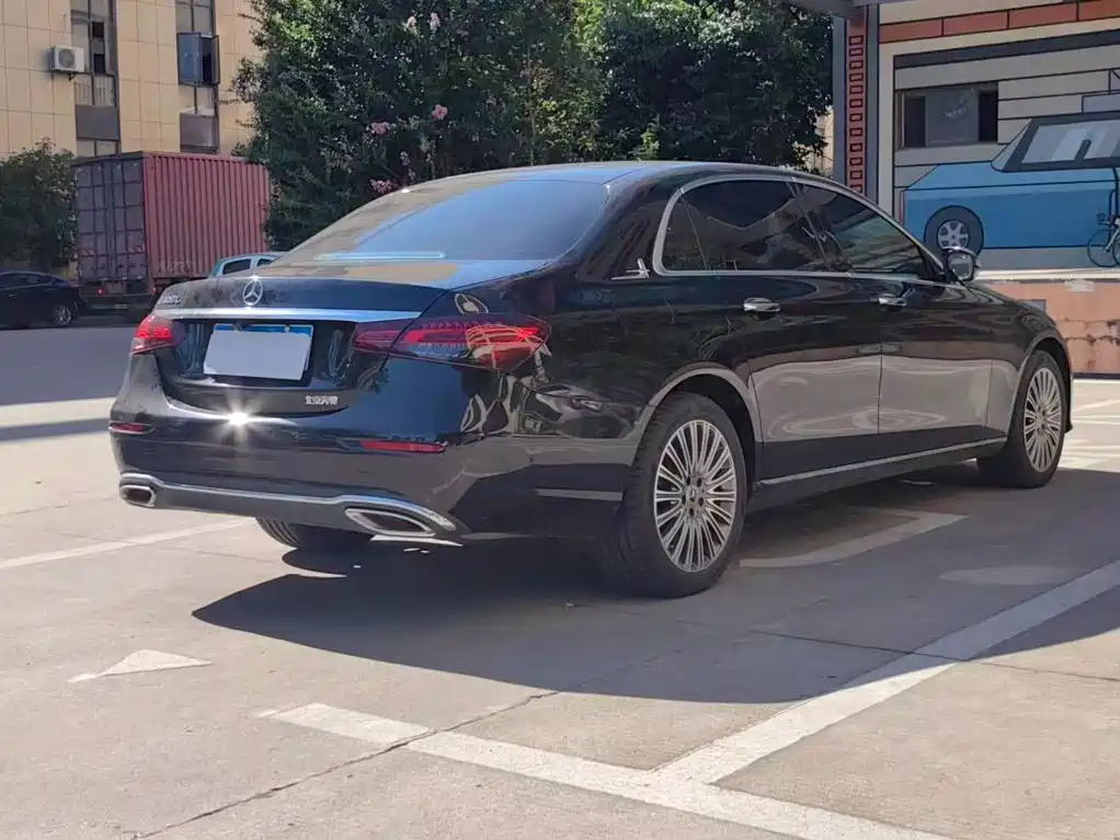 Mercedes-Benz E-Class — миниатюра 19