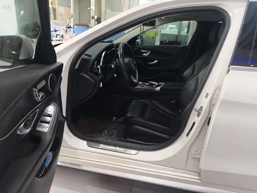 Mercedes-Benz C-Class — миниатюра 16