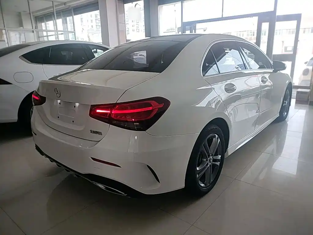Mercedes-Benz A-Class — миниатюра 7