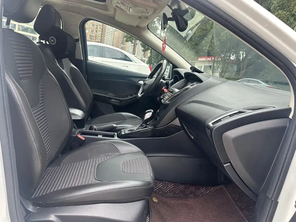 Ford Focus — миниатюра 11