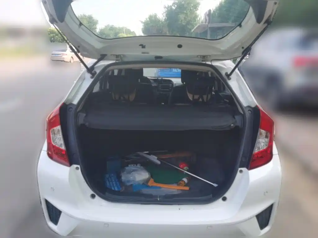 Honda Fit — миниатюра 10