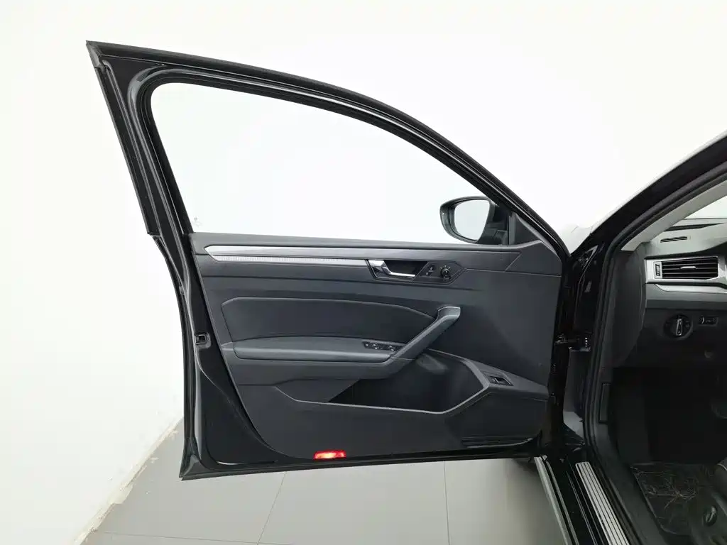 Volkswagen Passat — миниатюра 8