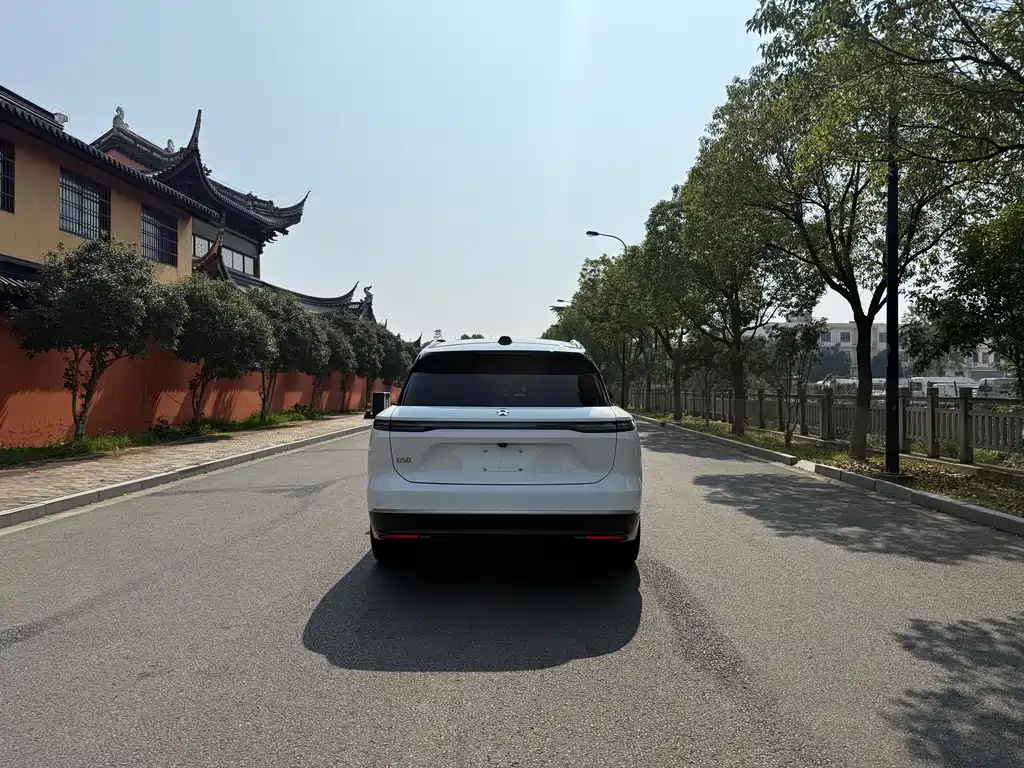 NIO ES8 — миниатюра 6