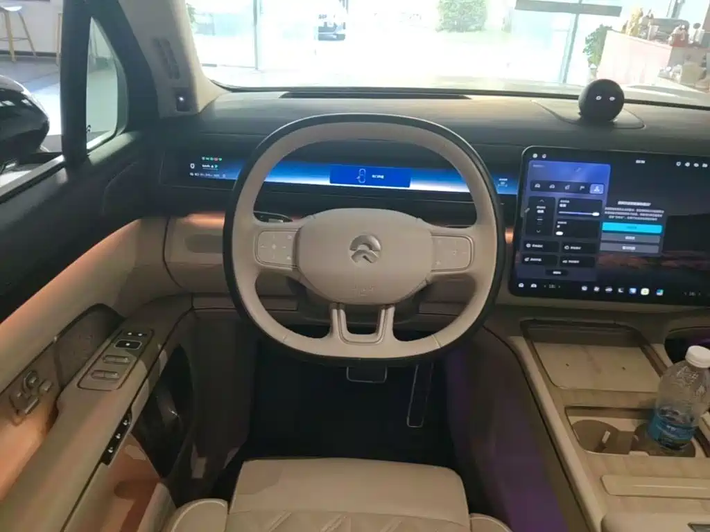 NIO ES8 — миниатюра 11