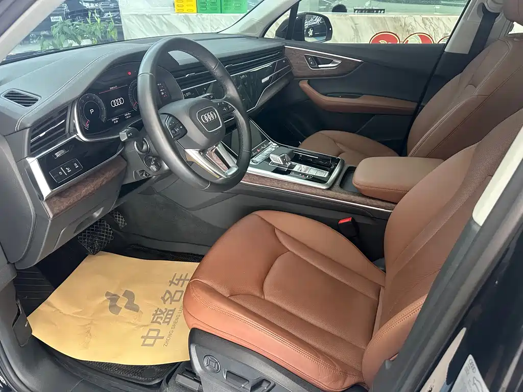 Audi Q7 2023 55 TFSI quattro S line Sport