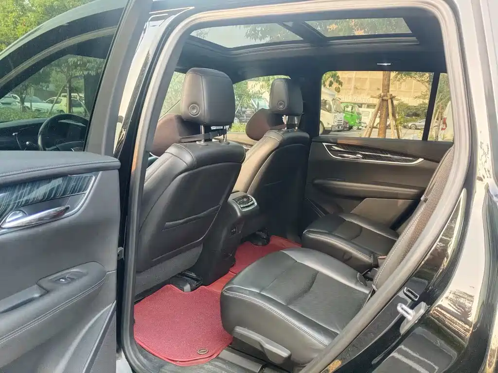 Cadillac XT6 — миниатюра 8