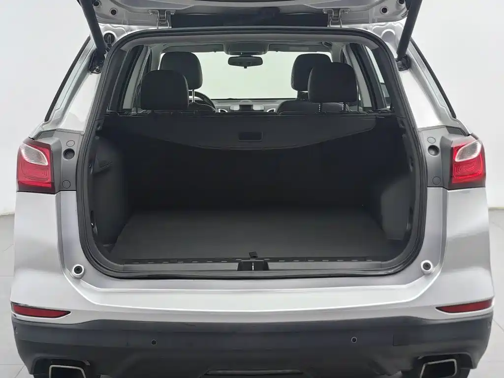 Chevrolet Equinox — миниатюра 16