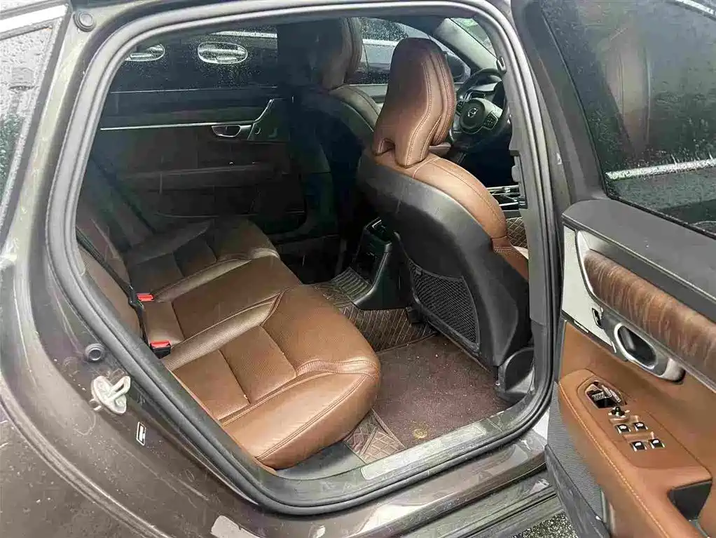Volvo S90 PHEV — миниатюра 5
