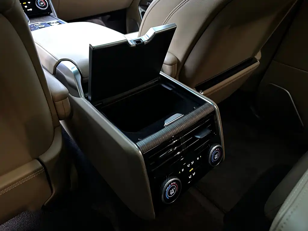 Land Rover Range Rover — миниатюра 22
