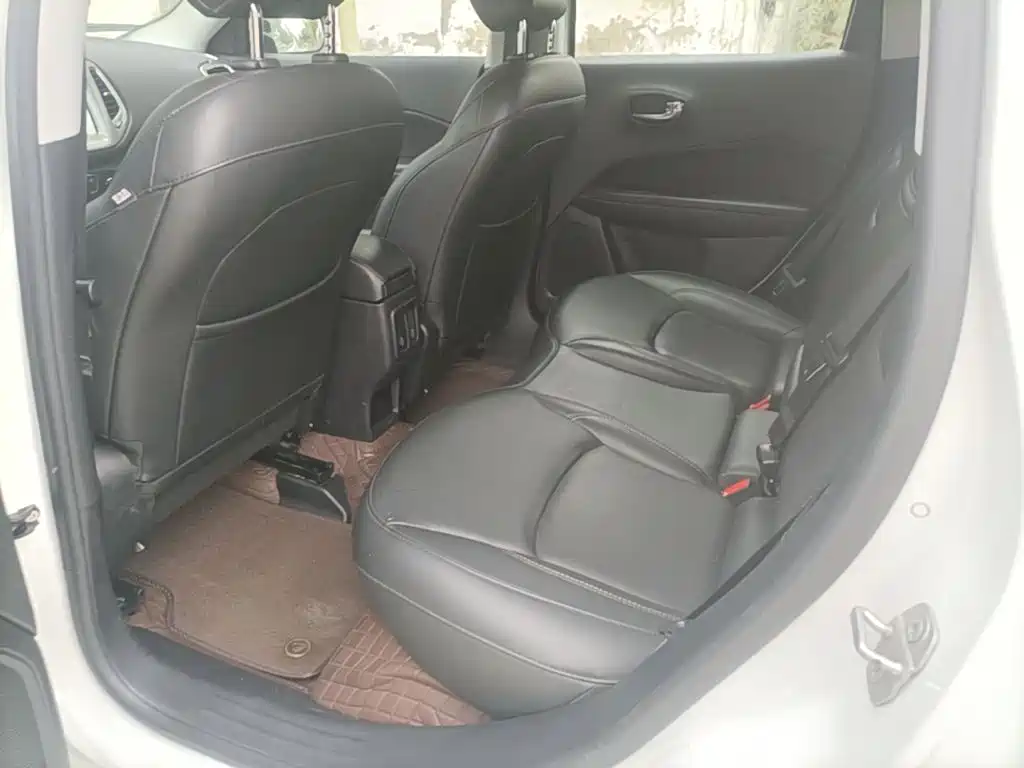 Jeep Compass — миниатюра 17