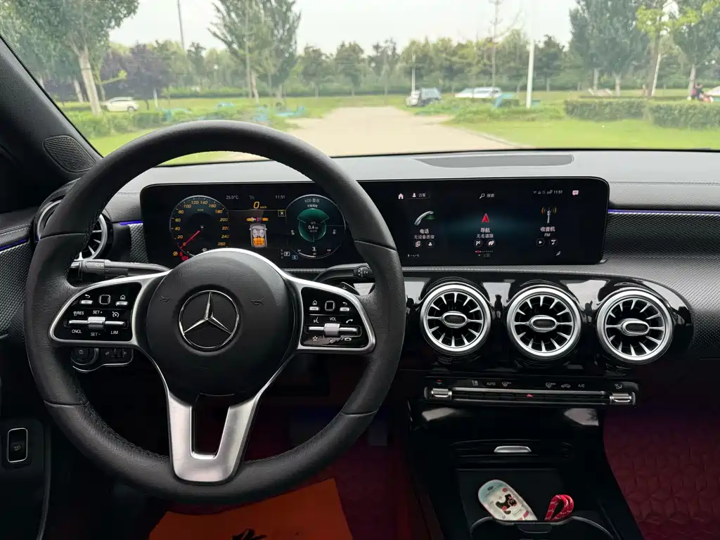 Mercedes-Benz A-Class — миниатюра 10