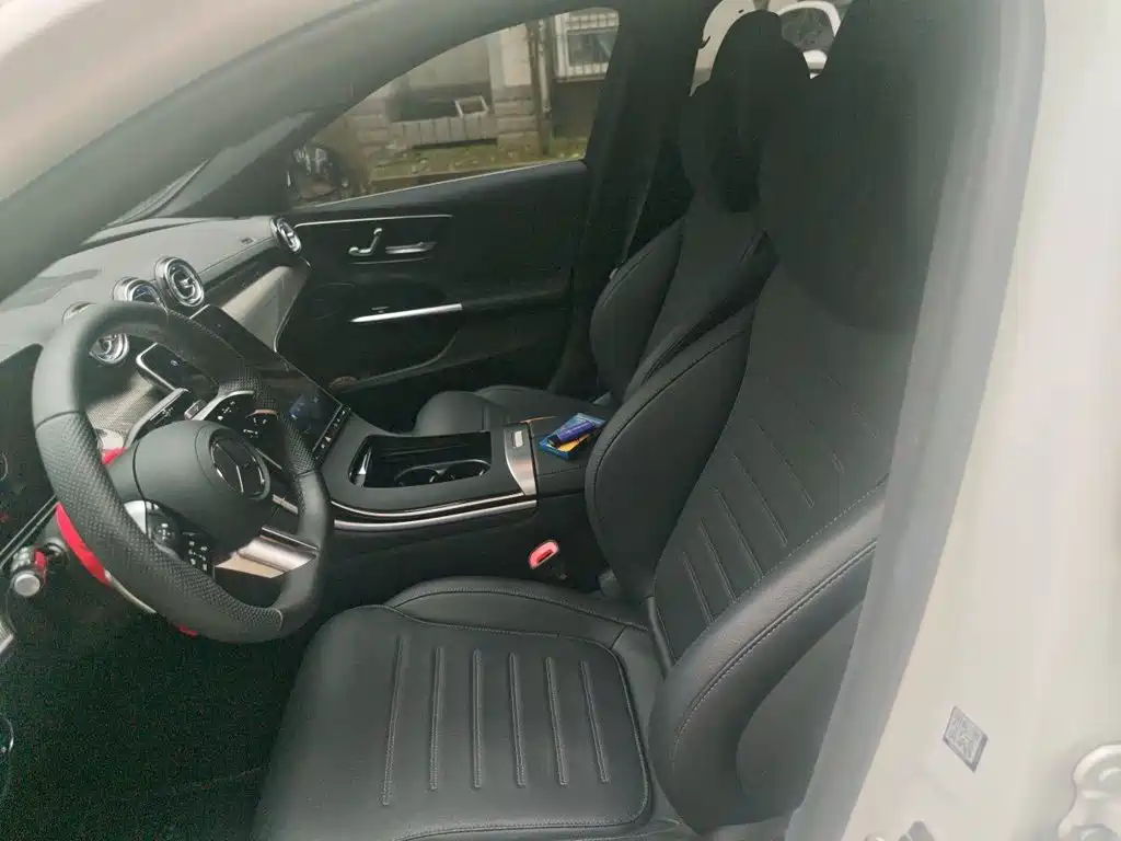 Mercedes-Benz C-Class — миниатюра 11