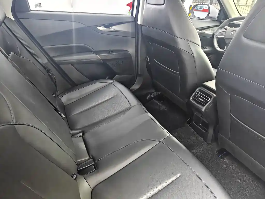 Changan Eado — миниатюра 10