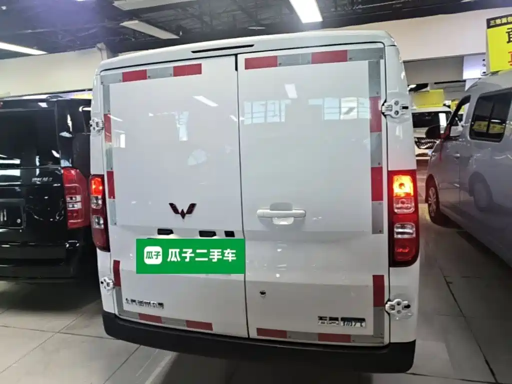 Wuling Yangguang — миниатюра 6