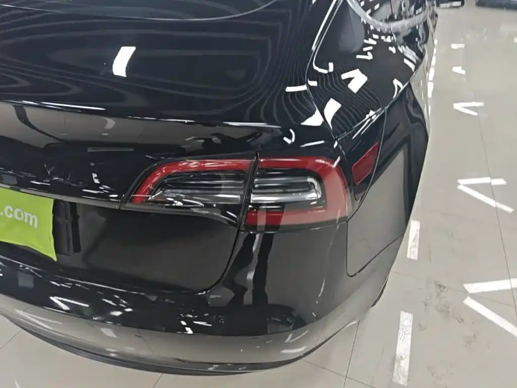 Tesla Model 3 — миниатюра 8