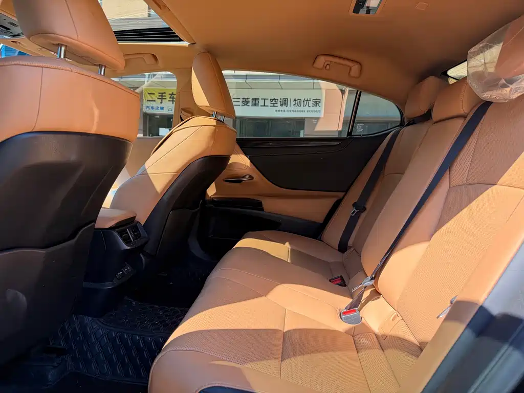 Lexus ES — миниатюра 4