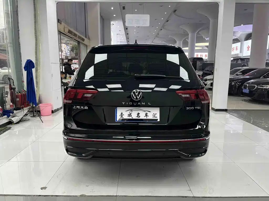Volkswagen Tiguan L L 2025 300TSI AT