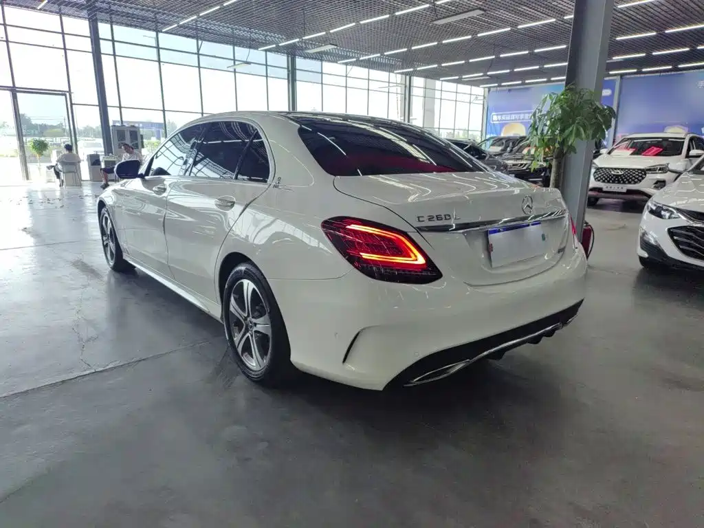 Mercedes-Benz C-Class — миниатюра 5