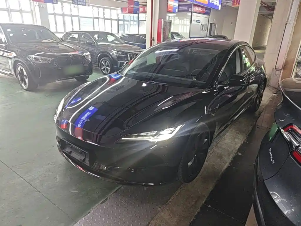 Tesla Model 3 — миниатюра 2
