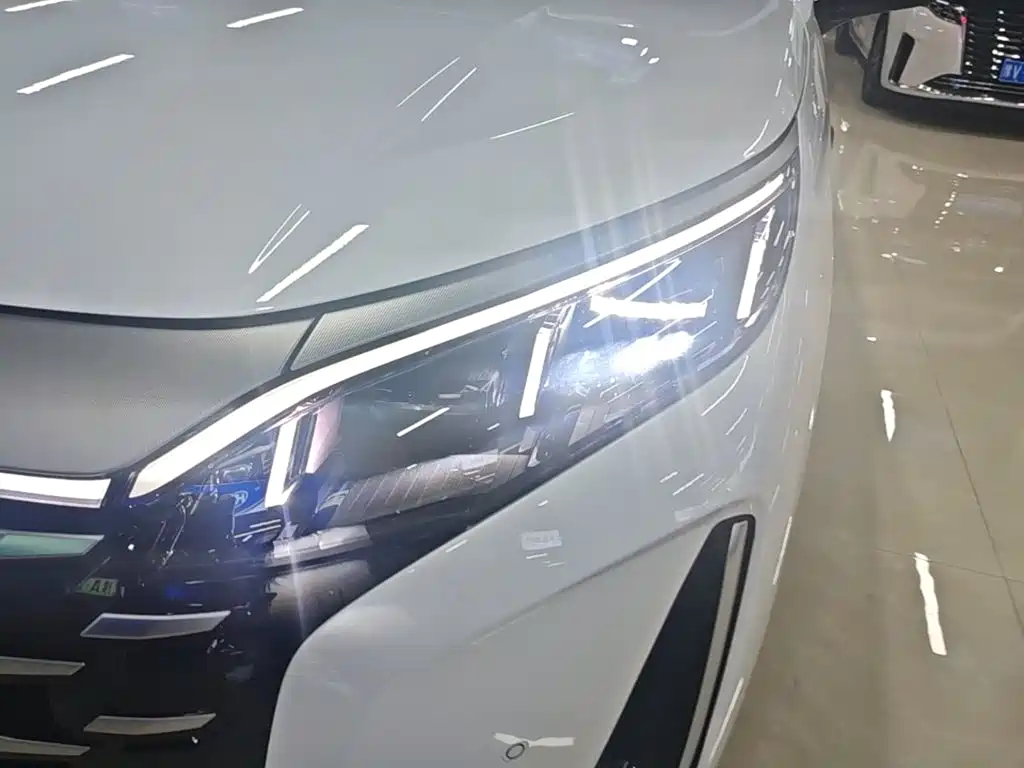 BYD Xia — миниатюра 24