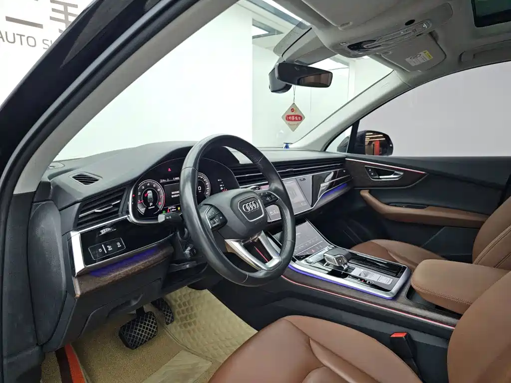 Audi Q7 — миниатюра 6