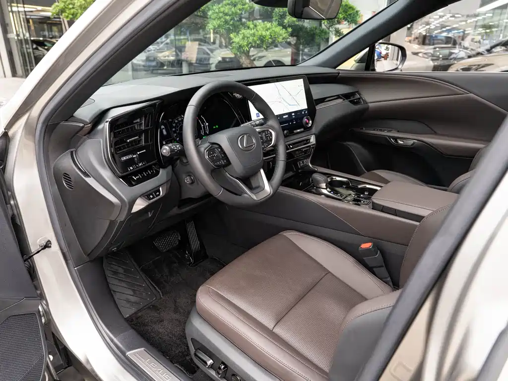 Lexus RX — миниатюра 9