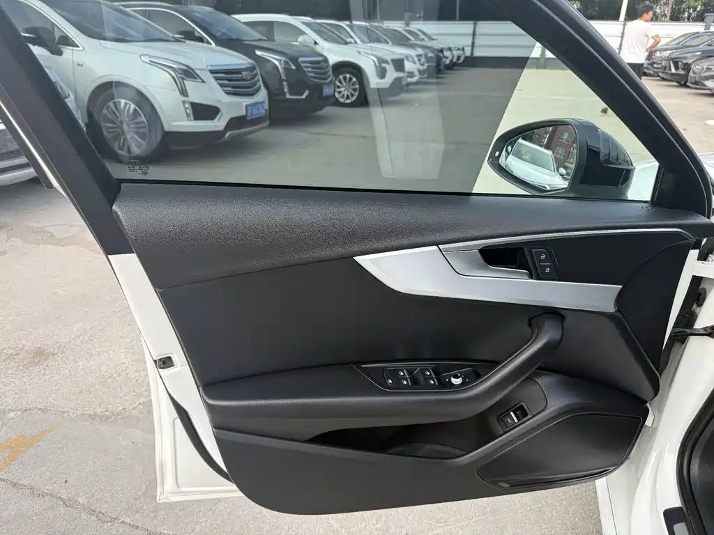 Audi A4L 2018 30 45 TFSI quattro Sport