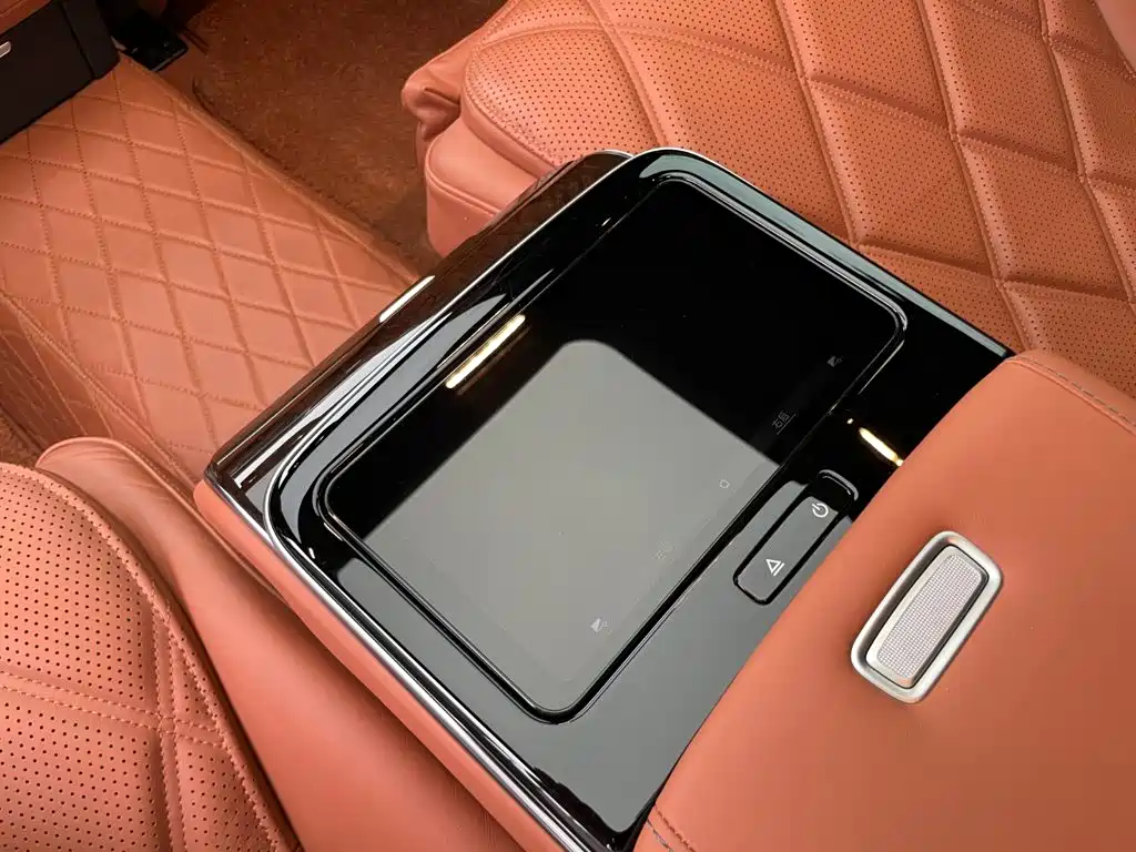 Mercedes-Benz S-Class — миниатюра 13