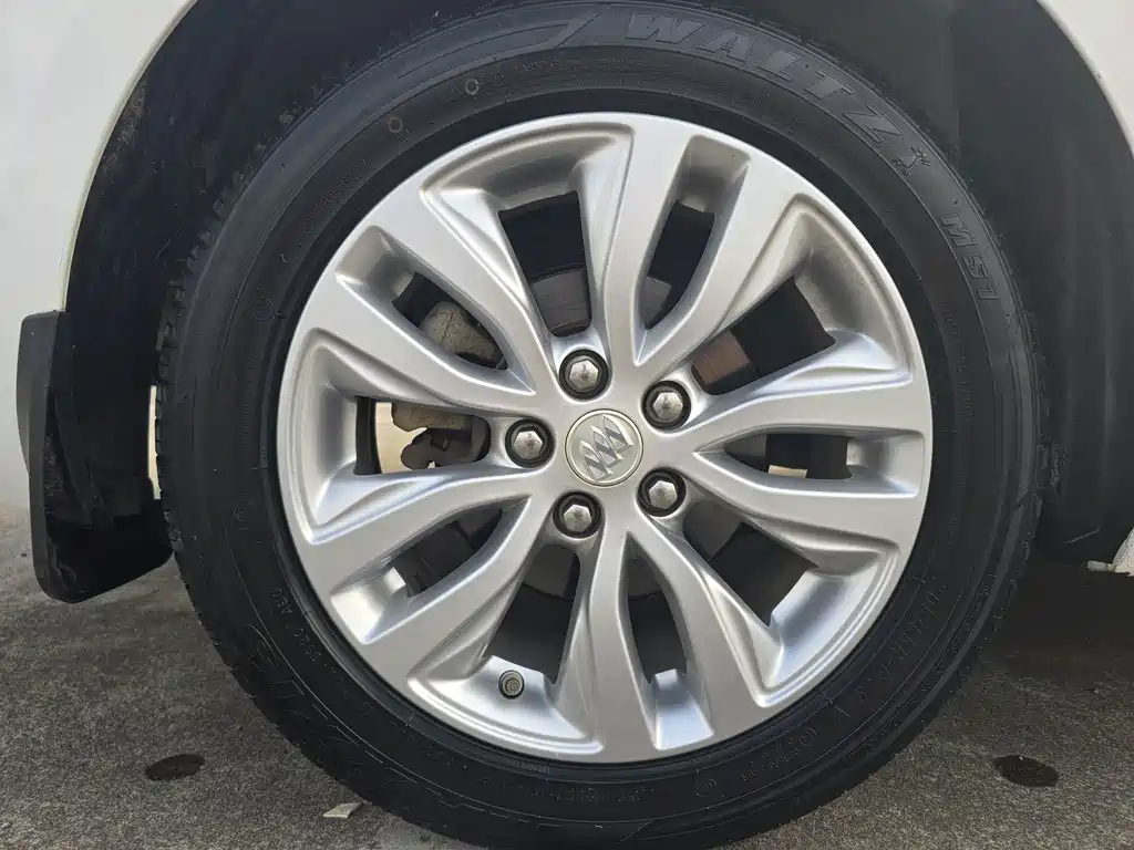 Buick Excelle — миниатюра 9