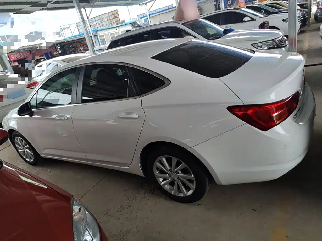 Buick Verano — миниатюра 5
