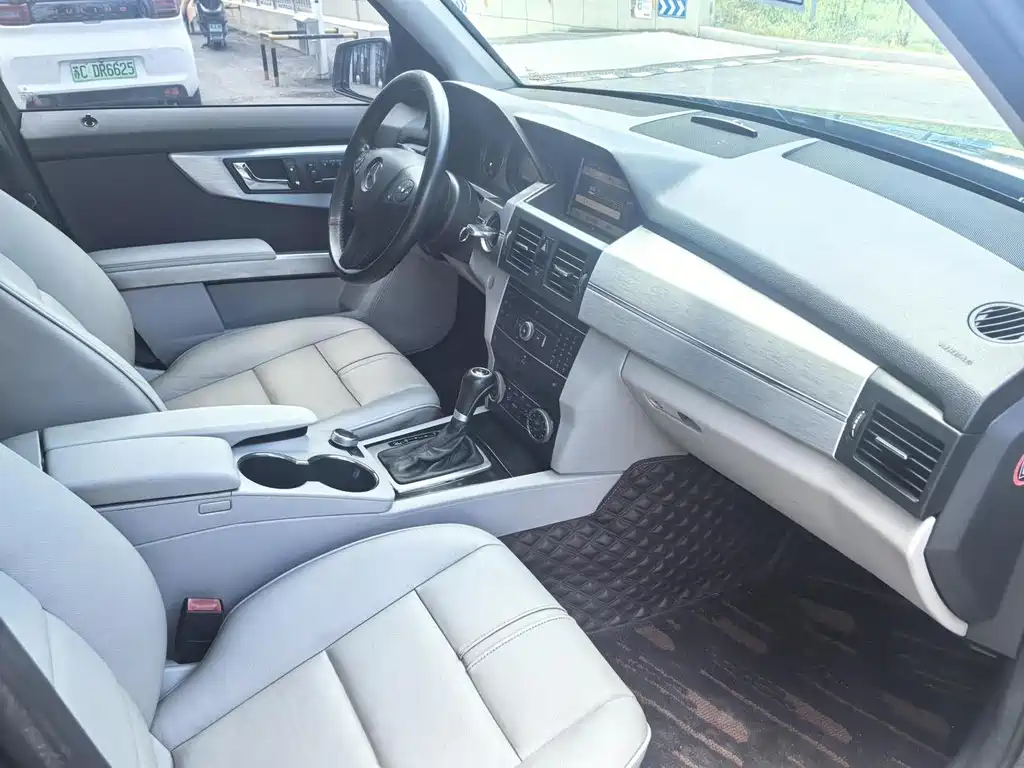 Mercedes-Benz GLK-Class (Import) — миниатюра 19
