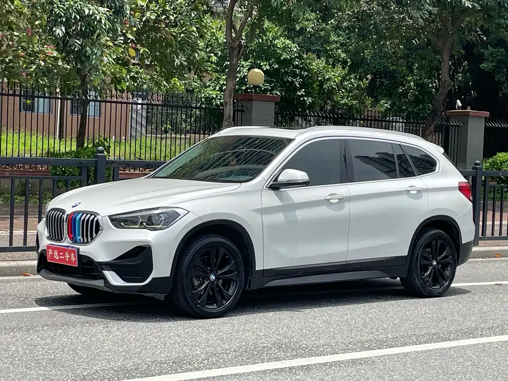 Купить BMW X1
