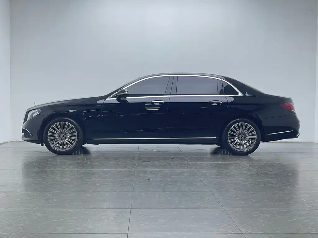 Mercedes-Benz E-Class — миниатюра 8