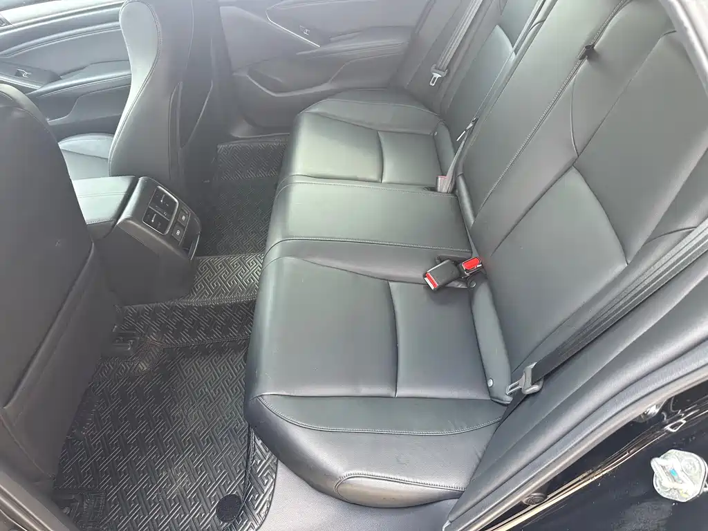 Honda Accord — миниатюра 8