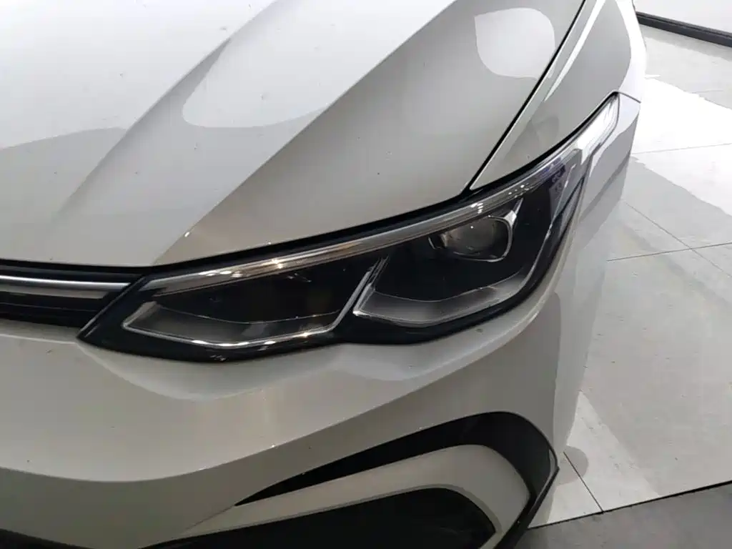 Volkswagen Golf — миниатюра 24