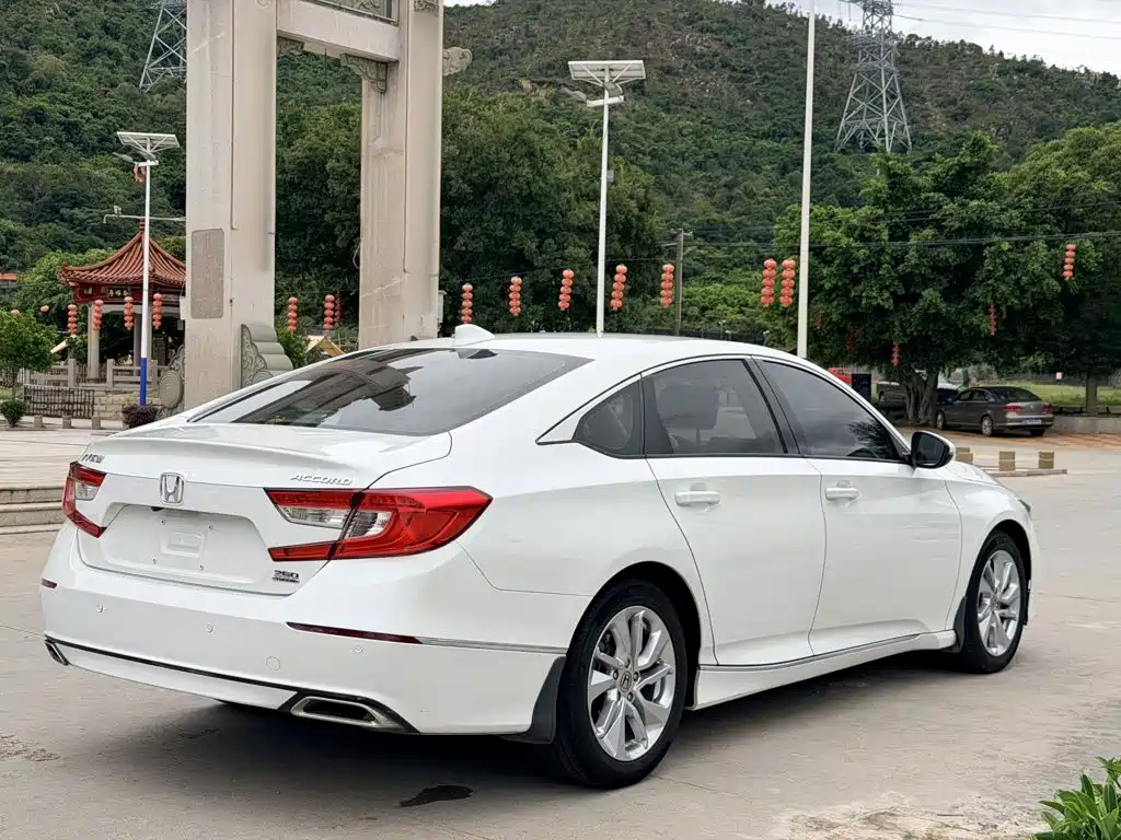 Honda Accord — миниатюра 7