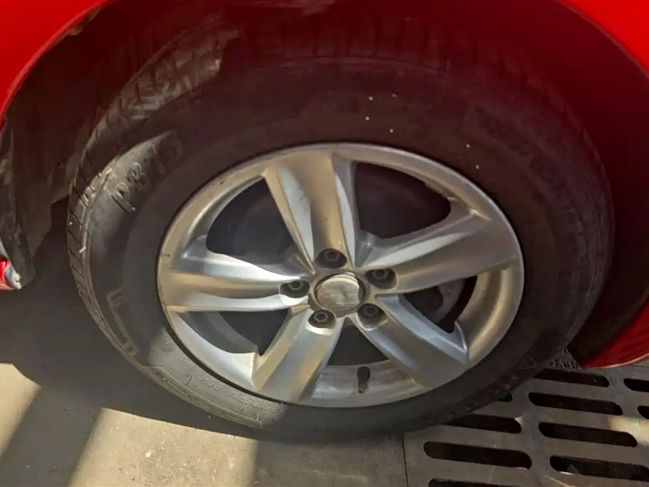 Volkswagen Polo 2011 1.4L MT